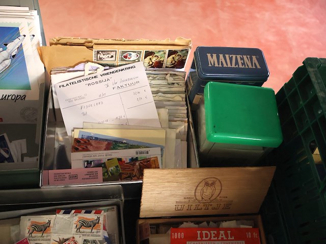 Grote postzegelverzameling - afbeelding 18 van  22