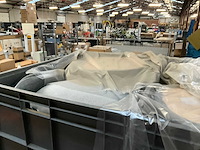 Grote pvc stapelbakken met inhoud (8x) - afbeelding 2 van  13