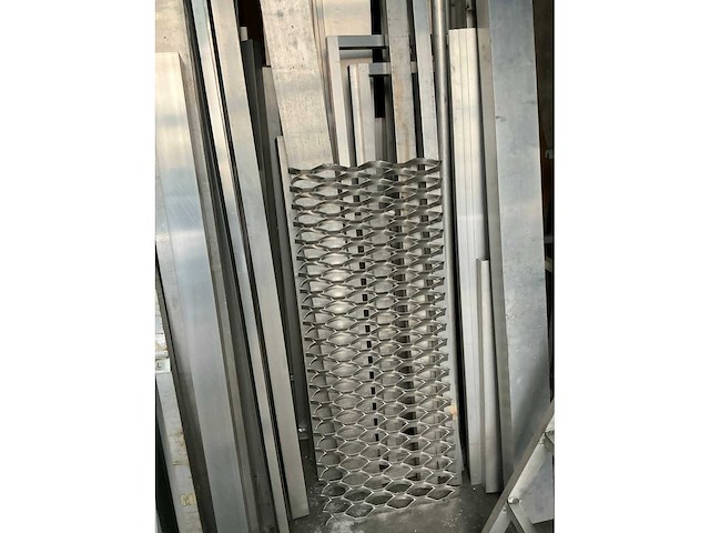 Grote restpartij aluminium - afbeelding 13 van  34