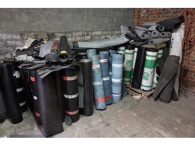 Grote restpartij epdm/asfalt - afbeelding 1 van  5