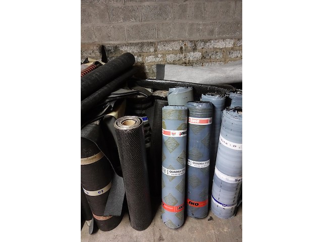 Grote restpartij epdm/asfalt - afbeelding 3 van  5