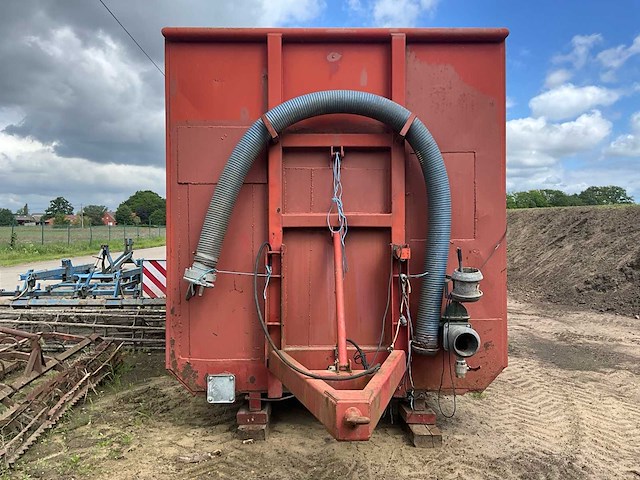 Grote robuuste mestcontainer op wielstel - nieuwe banden - afbeelding 11 van  14