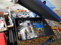 Grote set spellen, diverse lego-speelgoedjes - afbeelding 7 van  15