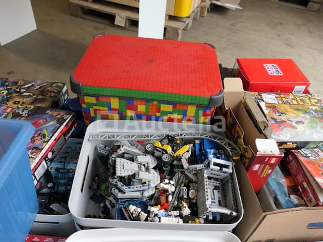 Grote set spellen, diverse lego-speelgoedjes - afbeelding 13 van  15