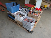 Grote set spellen, diverse lego-speelgoedjes - afbeelding 14 van  15