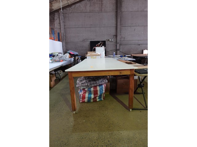 Grote stevige werktafel op wielen 3,00 x 1,20 m - afbeelding 2 van  4