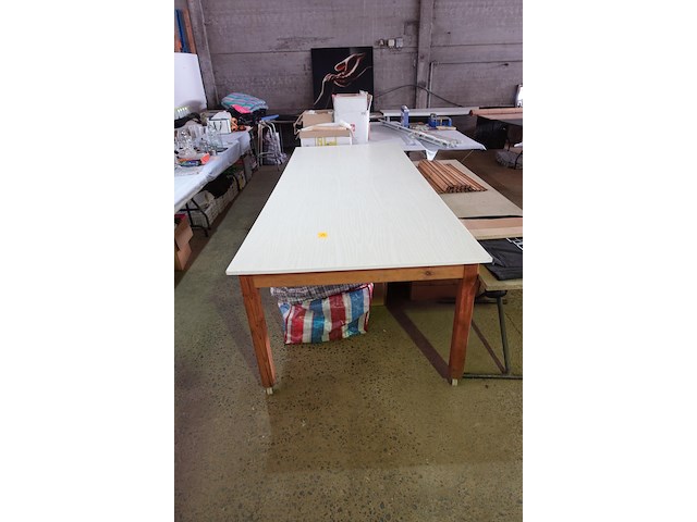 Grote stevige werktafel op wielen 3,00 x 1,20 m - afbeelding 3 van  4