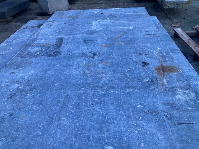 Grote tafelbladen in belgische blauwe steen (2x) - afbeelding 3 van  3