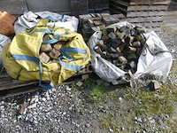 Grote tas geopend met bluestone - afbeelding 5 van  8