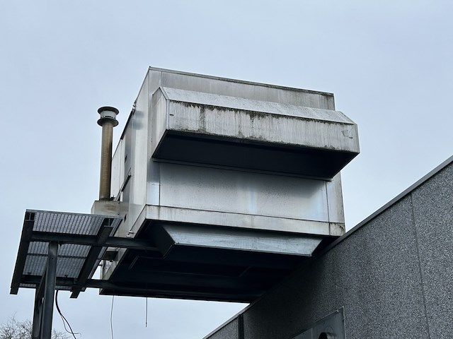 Grote ventilatie unit/motor niet meer in gebruik - afbeelding 2 van  6