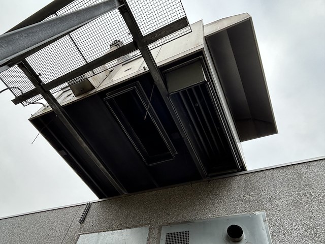 Grote ventilatie unit/motor niet meer in gebruik - afbeelding 3 van  6