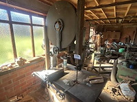 Grote verticale lintzaagmachine vertongen - afbeelding 1 van  2