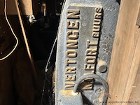 Grote verticale lintzaagmachine vertongen - afbeelding 2 van  2