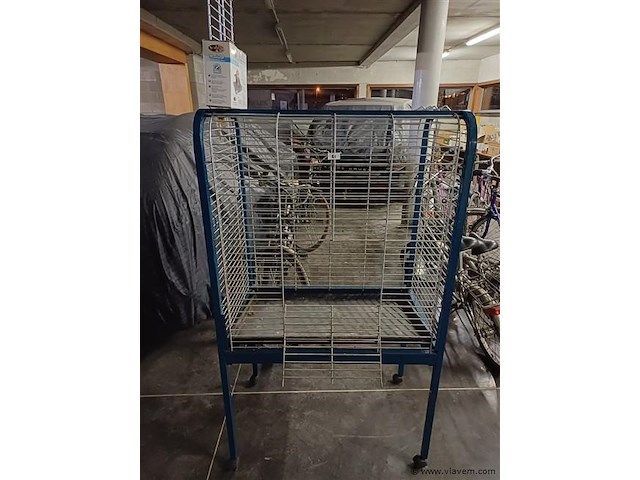 Grote vogelkooi met opening boven en zijkant - afbeelding 1 van  1