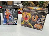 Grote voorraad actiefiguren wegens faillissement super myth cloth vof