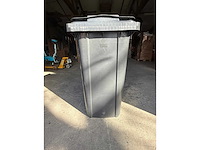 Grote vuilbak – lot 111 - afbeelding 1 van  3