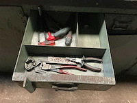 Grote werkbank met inhoud - afbeelding 16 van  33