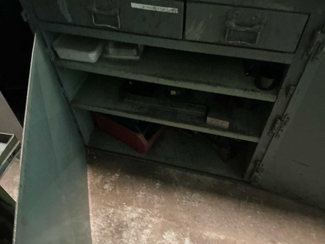 Grote werkbank met inhoud - afbeelding 21 van  33