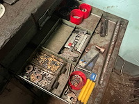 Grote werkbank met inhoud - afbeelding 24 van  33