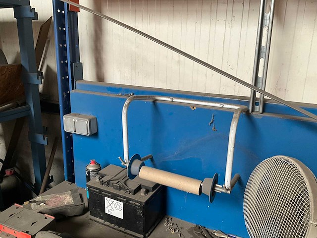 Grote zware metalen werkbank - afbeelding 3 van  11