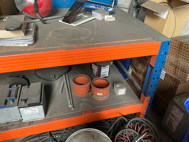 Grote zware metalen werkbank - afbeelding 5 van  11