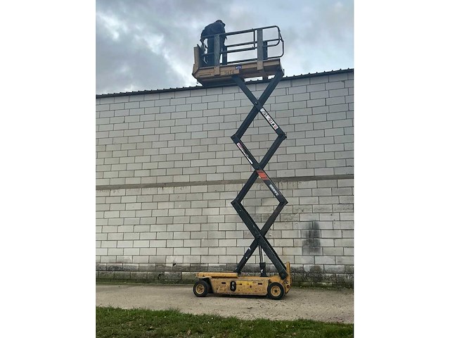 Grove mfg schaarlift sm2633be hoogwerker - afbeelding 3 van  5