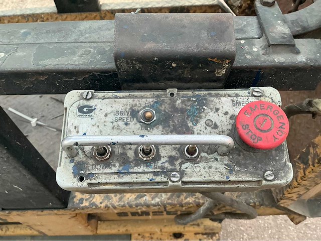 Grove mfg schaarlift sm2633be hoogwerker - afbeelding 4 van  5