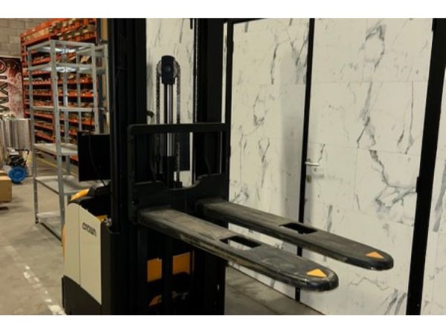 Grown stapelaar - afbeelding 12 van  19