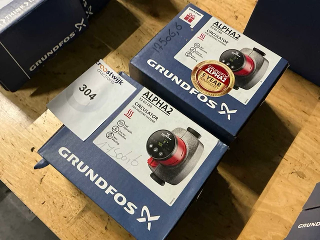 Grundfos alpha 2 32-60 180 circulatiepomp (2x) - afbeelding 1 van  2