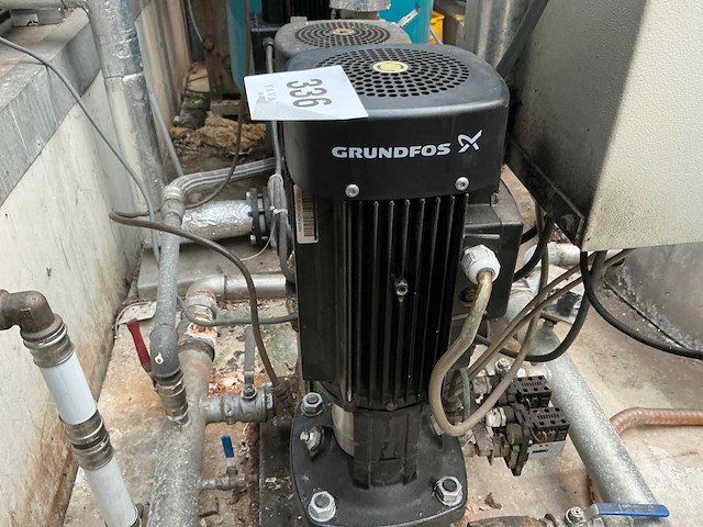 Grundfos centrifugaal pomp (2 stuks) - afbeelding 2 van  4