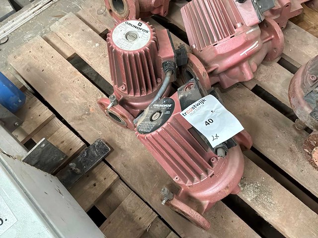 Grundfos circulatiepomp (2x) - afbeelding 1 van  3