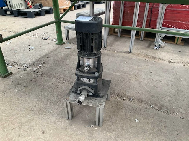 Grundfos cr1-4 centrifugaal waterpomp - afbeelding 1 van  4