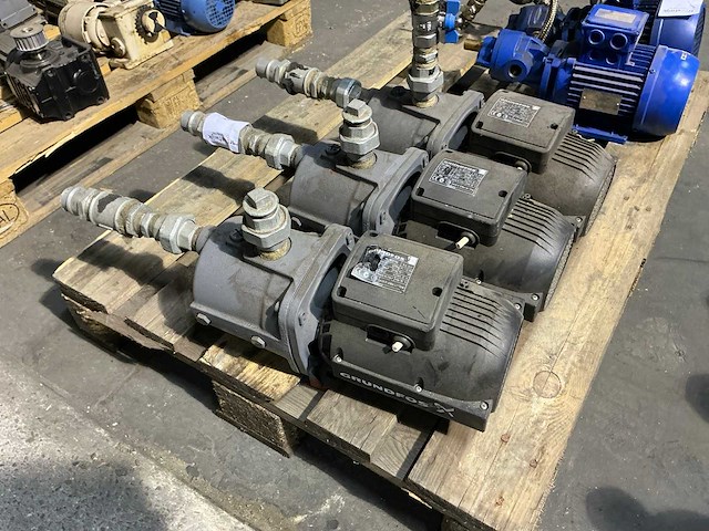 Grundfos jp basic 4 zelfaanzuigende waterpomp (3x) - afbeelding 1 van  4