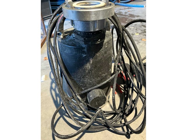 Grundfos unilift cc7-a1 vuilwater dompelpomp - afbeelding 3 van  4