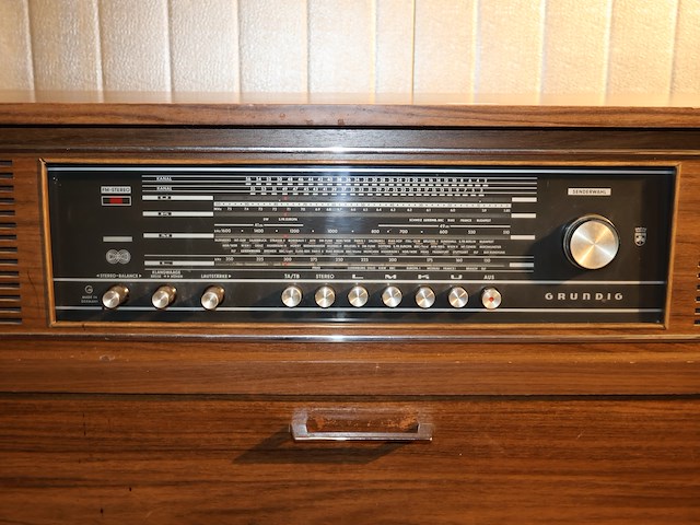 Grundig radiomeubel - afbeelding 4 van  6