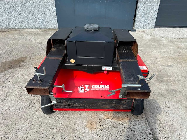 Grunig - 2021 - gse1500 - straatveegmachine - afbeelding 1 van  2