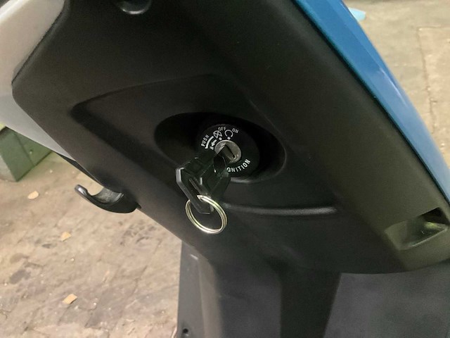 Gts - e-nergy exclusive - scooter - afbeelding 11 van  12