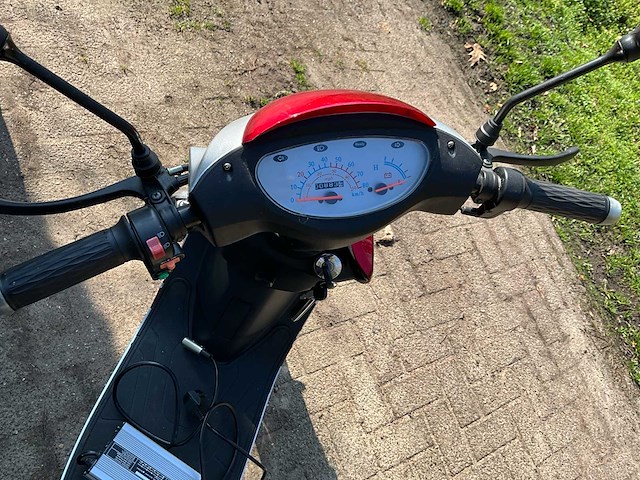 Guewer scooter/bromfiets electrisch - 883km - afbeelding 9 van  20