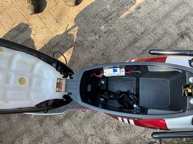 Guewer scooter/bromfiets electrisch - 883km - afbeelding 13 van  20