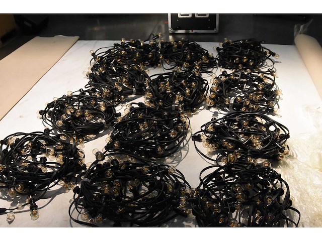 Guirlandes - 25m with bulbs - various light equipment (12x) - afbeelding 2 van  2