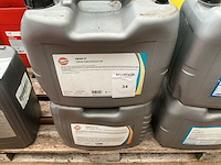 Gulf,inhoud 20 liter 2- stoke motorolie (2x) - afbeelding 1 van  3