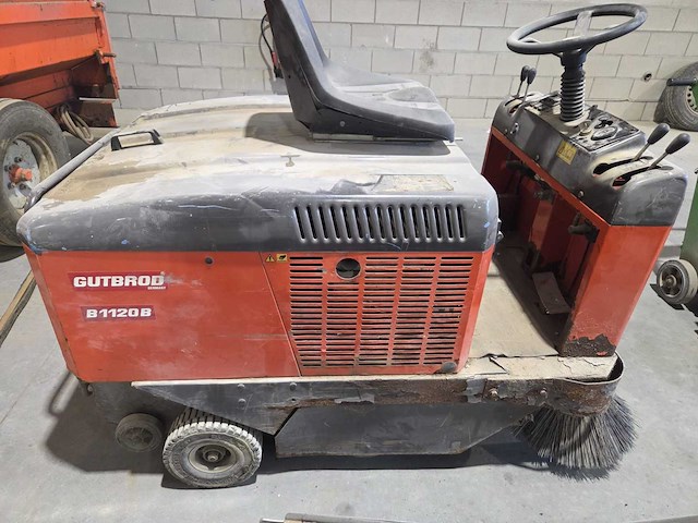 Gutbrod - b1120b - borstelmachine - afbeelding 1 van  6