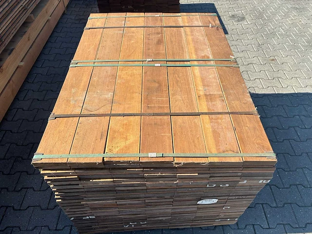 Guyana ipé planken geschaafd 650-1350x140x25mm (308x) - afbeelding 1 van  3