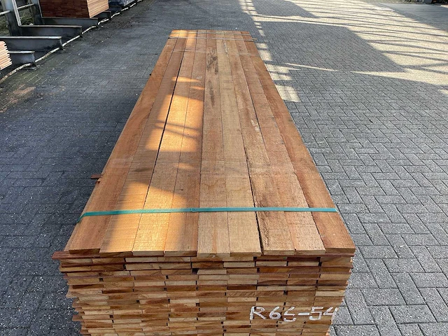 Guyana teak beschoeiingsplanken 3000-4000x100x20mm (207x) - afbeelding 1 van  4