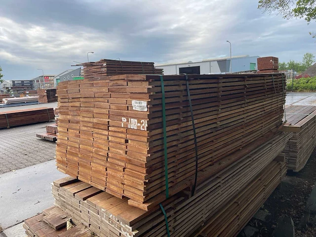 Guyana teak beschoeiingsplanken 3000x150x20mm (69x) - afbeelding 2 van  3