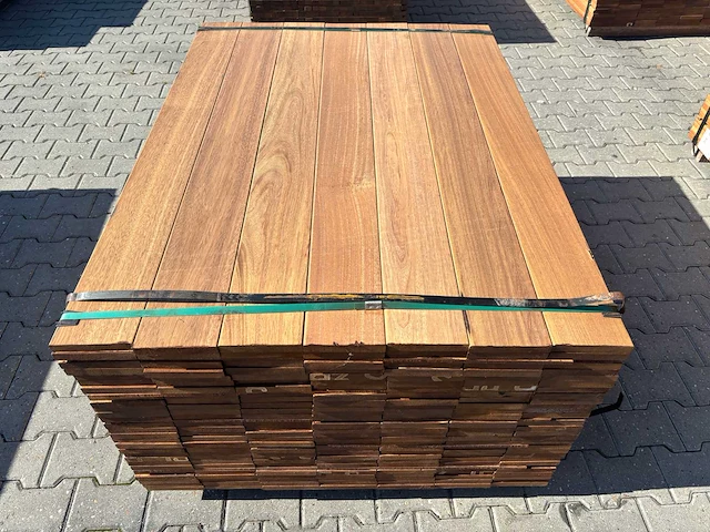 Guyana teak planken geschaafd 1400x145x21mm (189x) - afbeelding 3 van  3