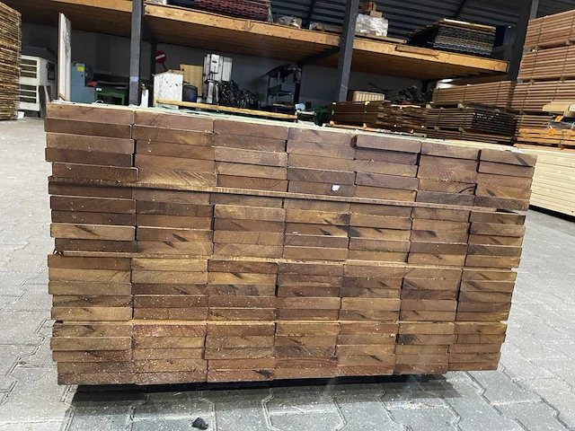 Guyana teak planken geschaafd 1850x140x25mm (42x) - afbeelding 4 van  4