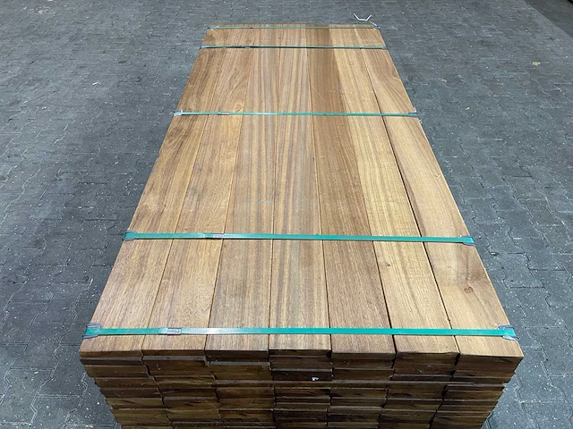 Guyana teak planken geschaafd 1850x140x25mm (42x) - afbeelding 2 van  4