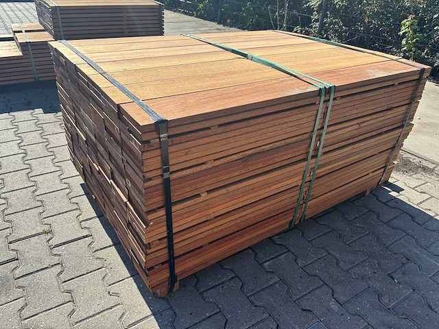 Guyana teak planken geschaafd 700-1400x145x21mm (357x) - afbeelding 3 van  3
