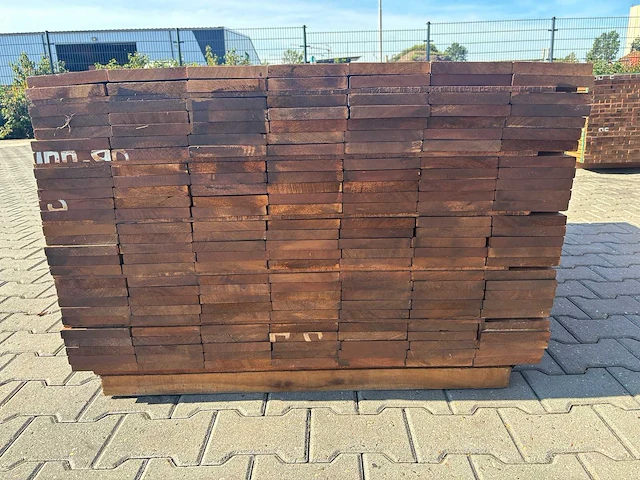 Guyana teak planken geschaafd 700-1400x145x21mm (357x) - afbeelding 2 van  3